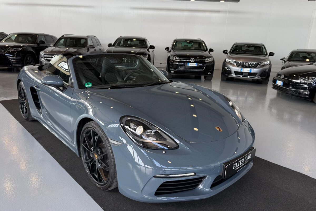 Elite Car concessionario a Ponte Di Piave - PORSCHE 718 Spyder 2.0 PDK CHRONO BOSE SCARICHI R20 FULL OPTIONAL